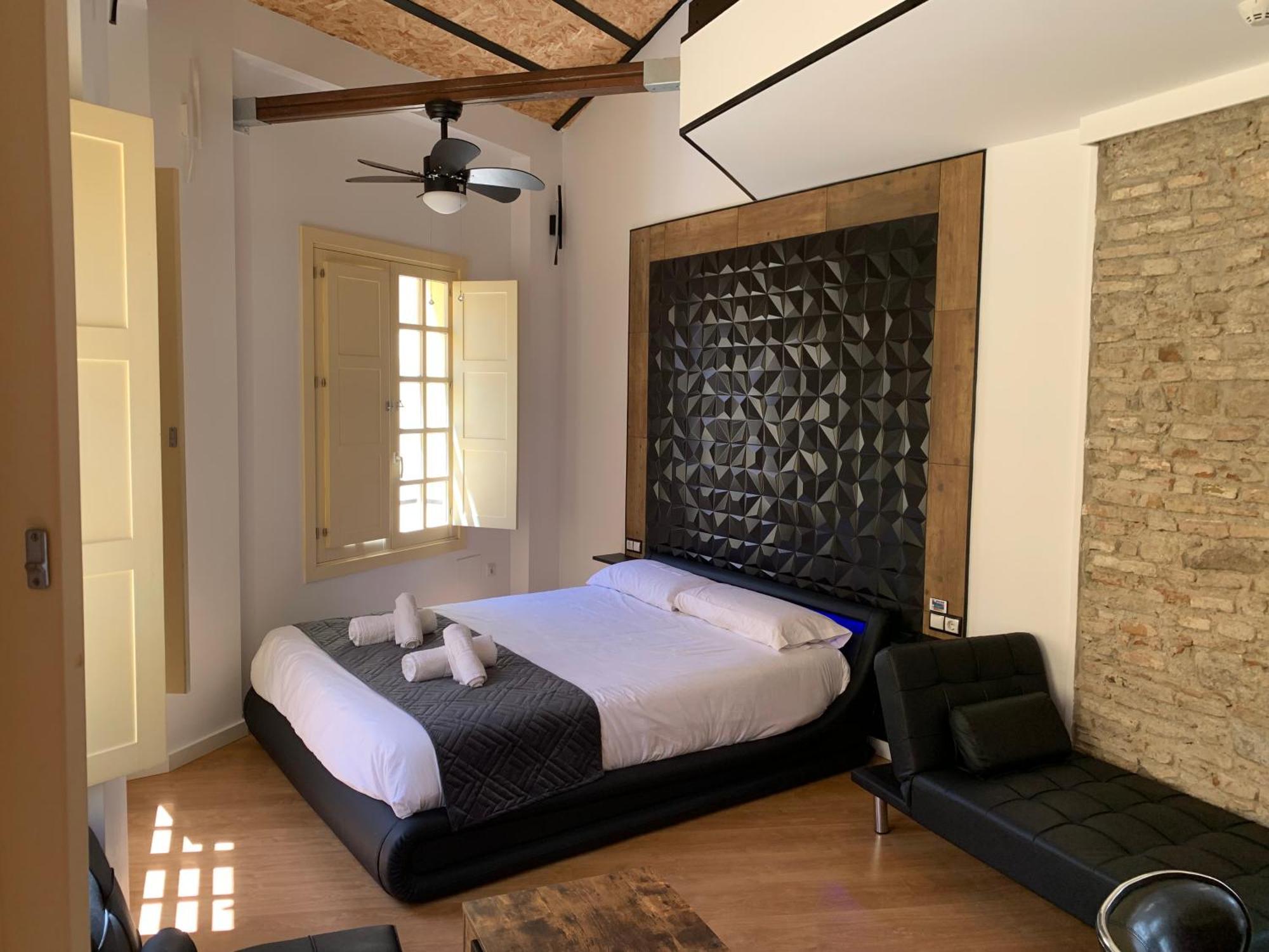 Luxury Apartments Chinitas 11 Малага Экстерьер фото